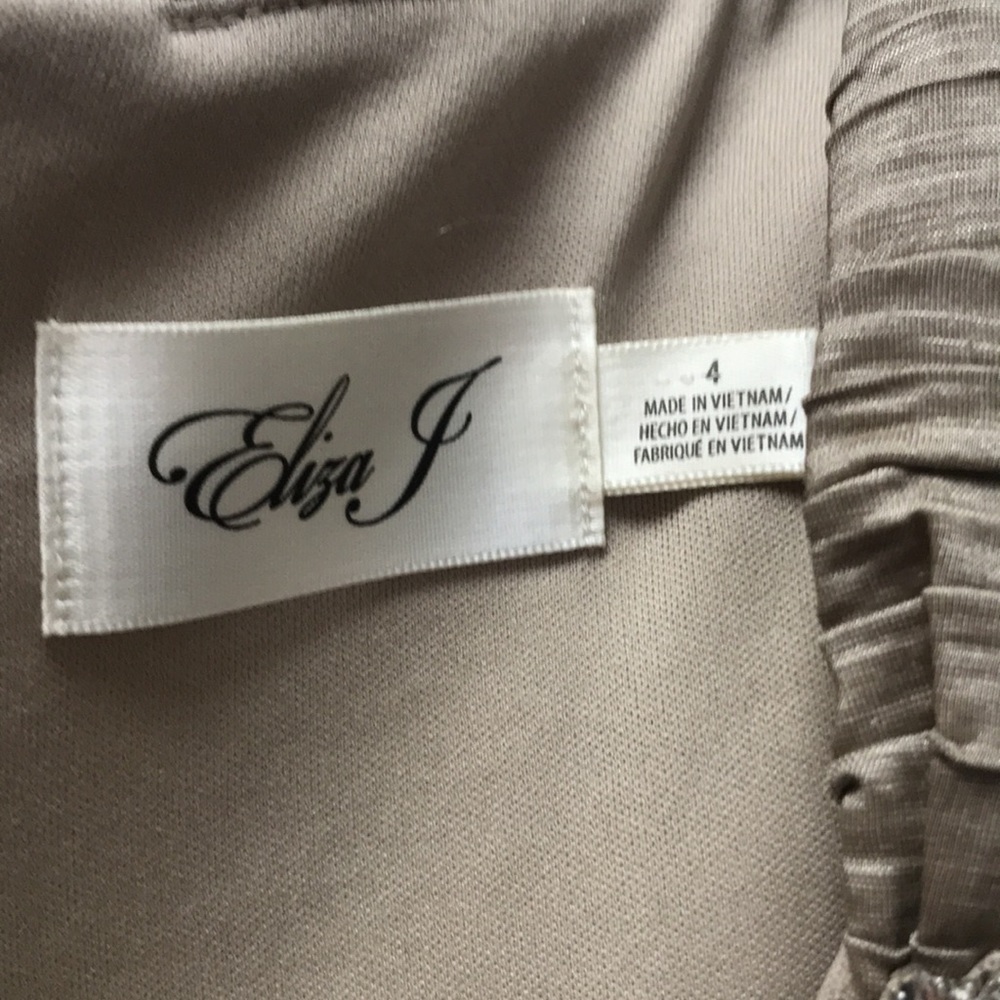 Dress - Picture 3 of 6